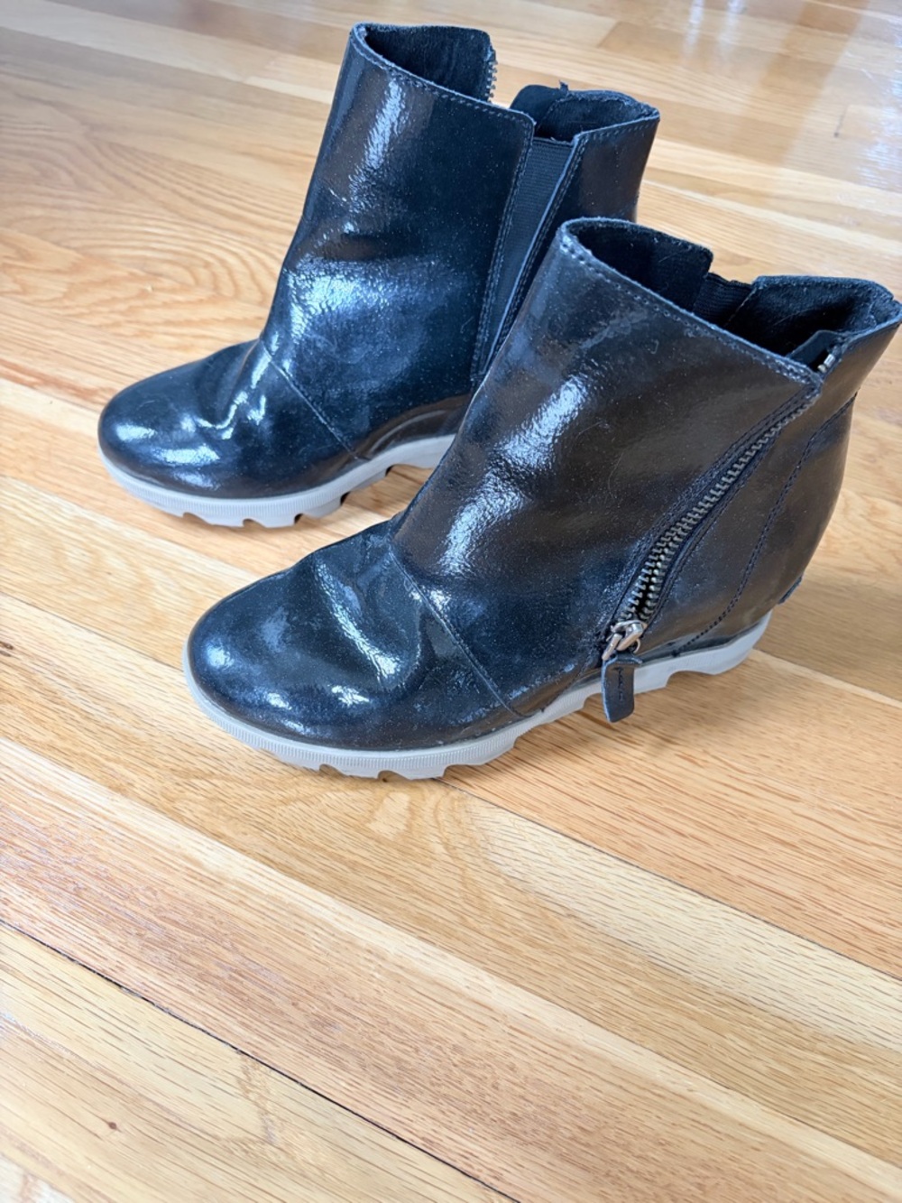 Sorel Black Patent Side-Zip Ankle Boots Girls Sz 5